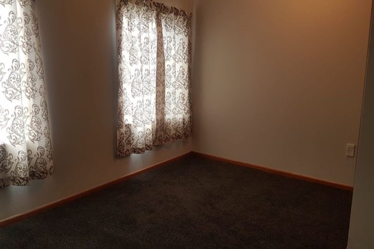 Photo of property in 51 Strid Road, Te Atatu South, Auckland, 0610