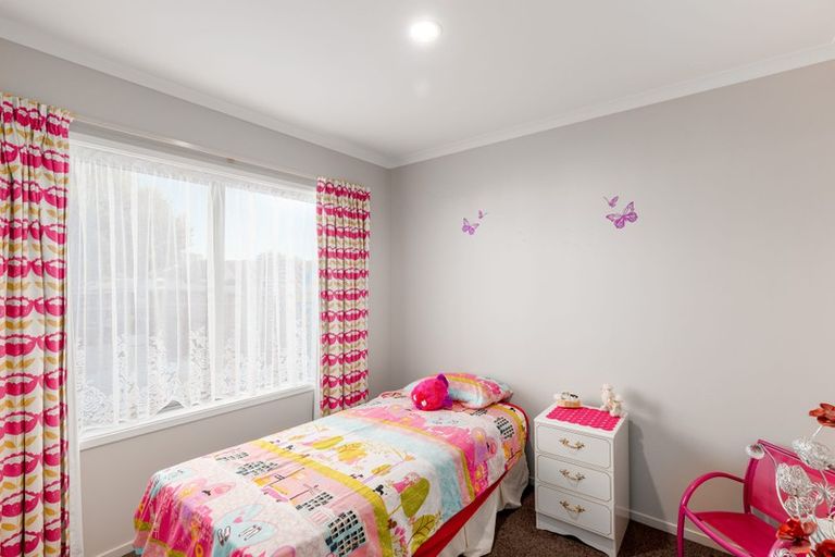 Photo of property in 238 Wainoni Road, Avondale, Christchurch, 8061