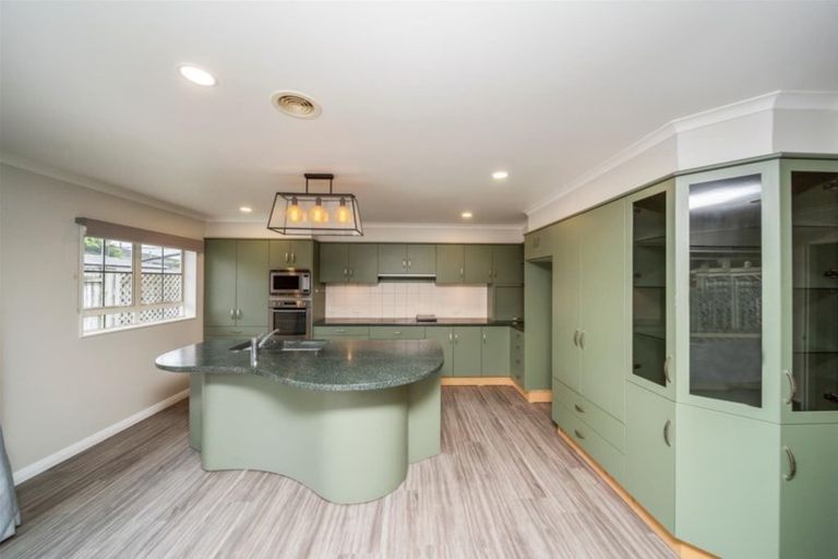 Photo of property in 7 Edna Wills Place, Hawera, 4610