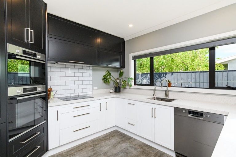 Photo of property in 14a Colombo Street, Hokowhitu, Palmerston North, 4410