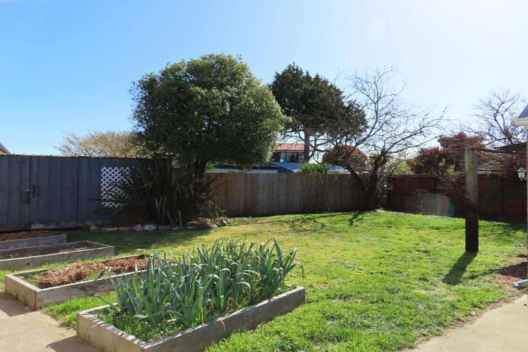 Photo of property in 220 Beach Road, North New Brighton, Christchurch, 8083