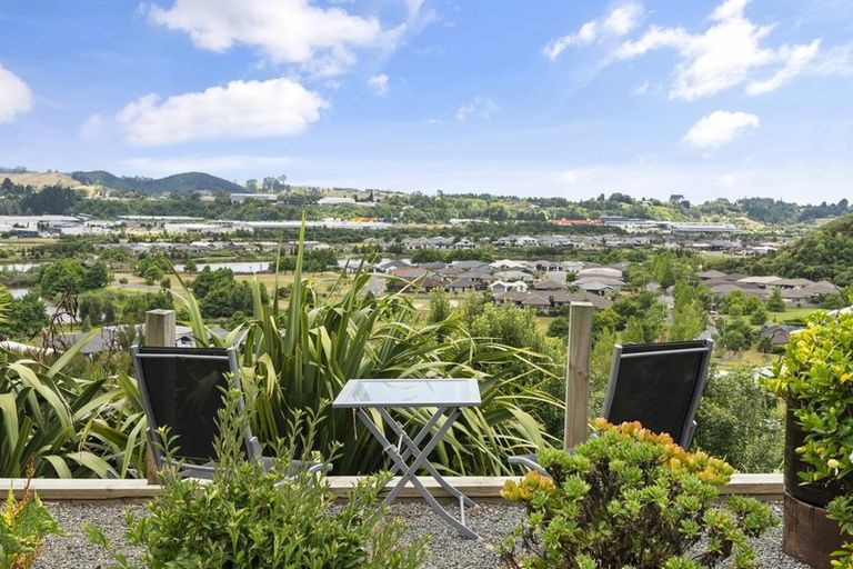 Photo of property in 21 Broadwater Close, Pyes Pa, Tauranga, 3112