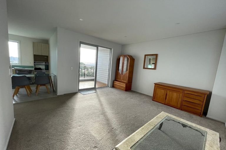 Photo of property in 7 Ceramic Lane, New Lynn, Auckland, 0600