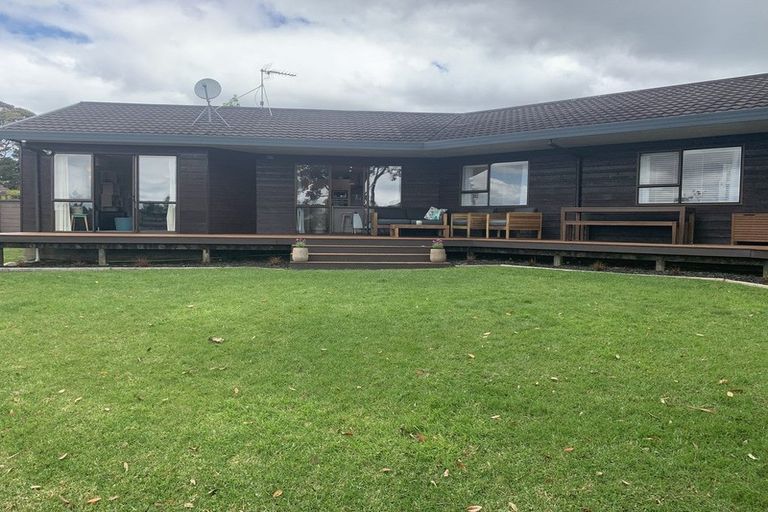 Photo of property in 22 Matisse Drive, West Harbour, Auckland, 0618