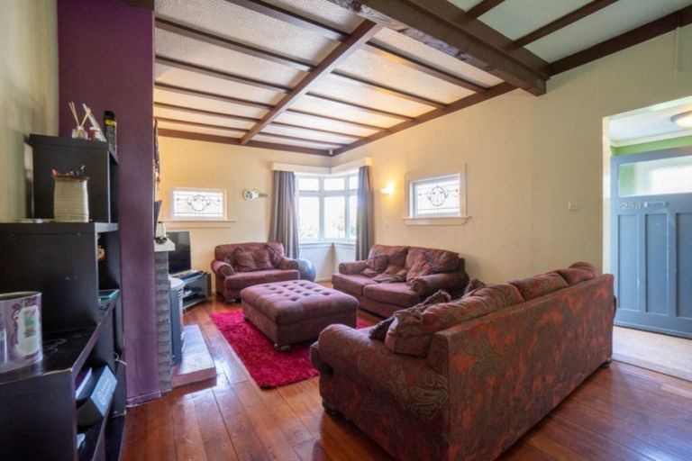 Photo of property in 253 College Street, West End, Palmerston North, 4412