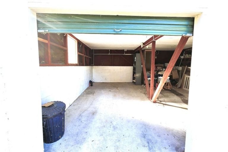 Photo of property in 73 Lynden Avenue, Hillcrest, Auckland, 0627