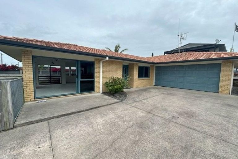 Photo of property in 65a Percy Road, Papamoa Beach, Papamoa, 3118