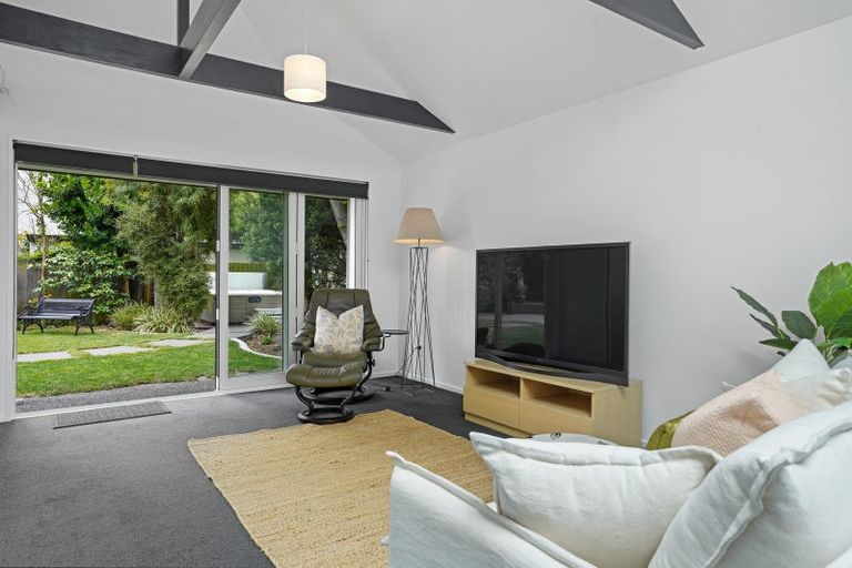 Photo of property in 222 Edgeware Road, Edgeware, Christchurch, 8013