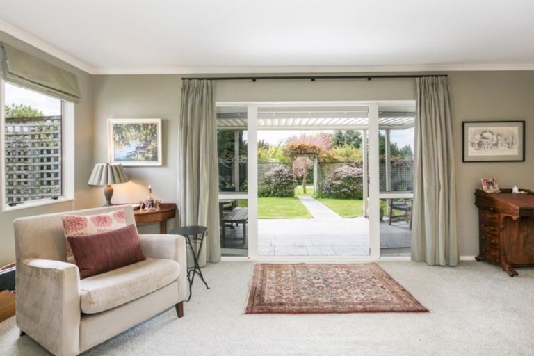 Photo of property in 22 Kensington Drive, Taradale, Napier, 4112