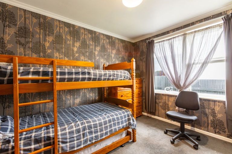 Photo of property in 15 Fox Street, Woodville, 4920