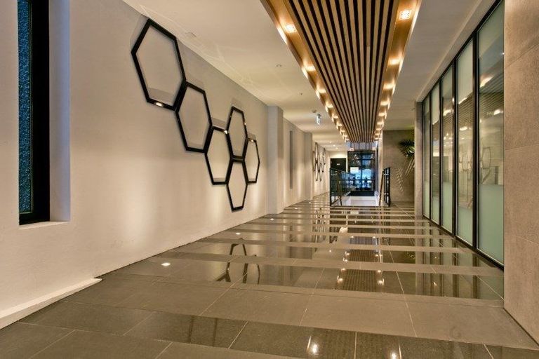 Photo of property in Queen's Residences, 2002/8 Airedale Street, Auckland Central, Auckland, 1010