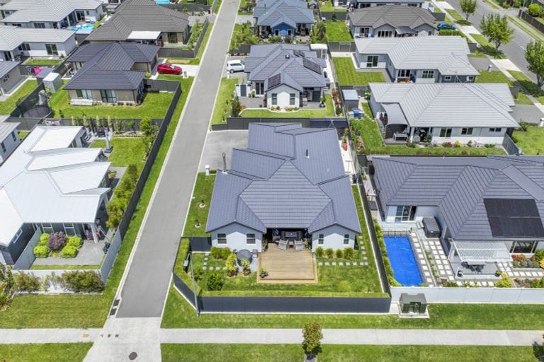 Photo of property in 4 Young Place, Taradale, Napier, 4112