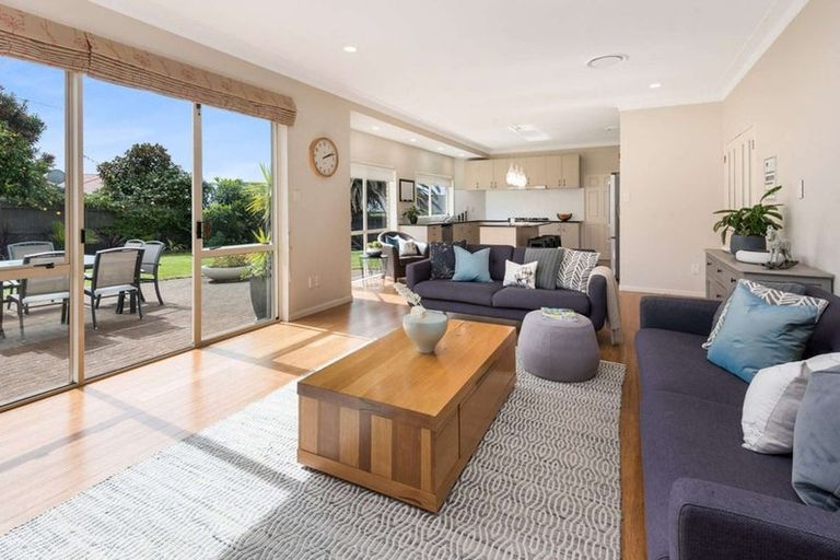 Photo of property in 5 Pintner Place, Somerville, Auckland, 2014