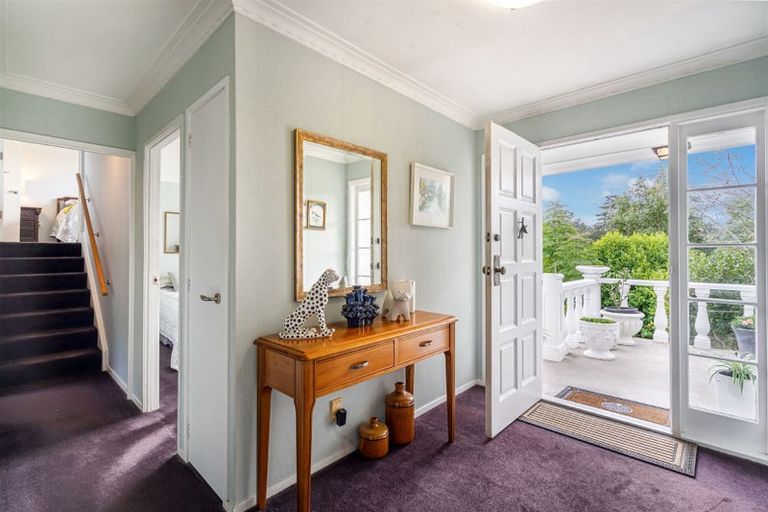 Photo of property in 1/6 Mahuta Grove, Northcote, Auckland, 0627