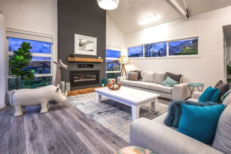 Photo of property in 195 Navigation Drive, Whitby, Porirua, 5024