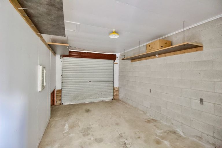 Photo of property in 3b Lake Pupuke Drive, Takapuna, Auckland, 0622