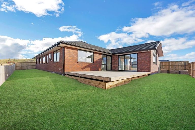 Photo of property in 2 Viv Green Place, Pokeno, 2402