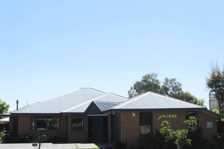 Photo of property in 91 Farquhars Road, Redwood, Christchurch, 8051