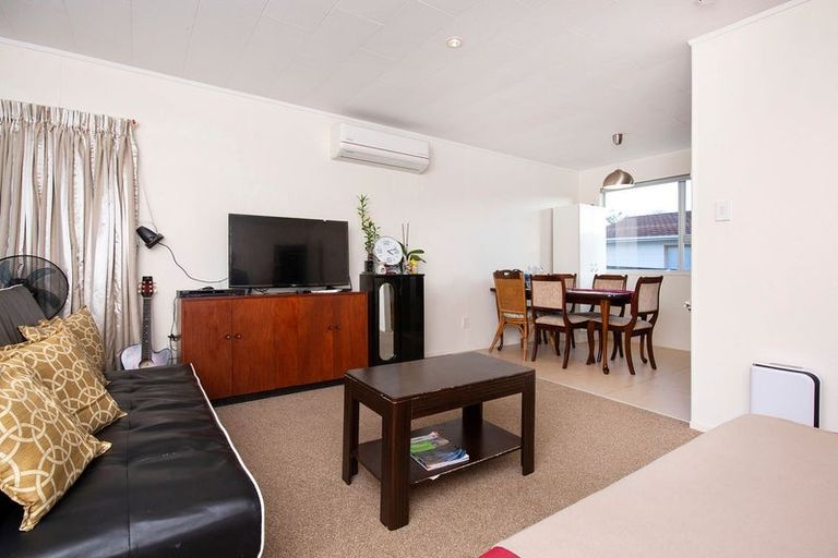 Photo of property in 2/36 Archmillen Avenue, Pakuranga Heights, Auckland, 2010