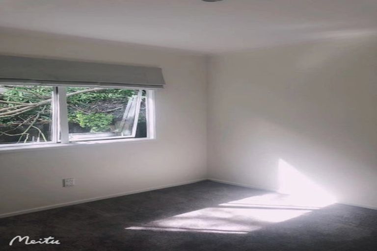 Photo of property in 1/48 Noeleen Street, Glenfield, Auckland, 0629
