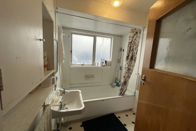 Photo of property in Adelphi Apartments, 183 The Terrace, Wellington Central, Wellington, 6011