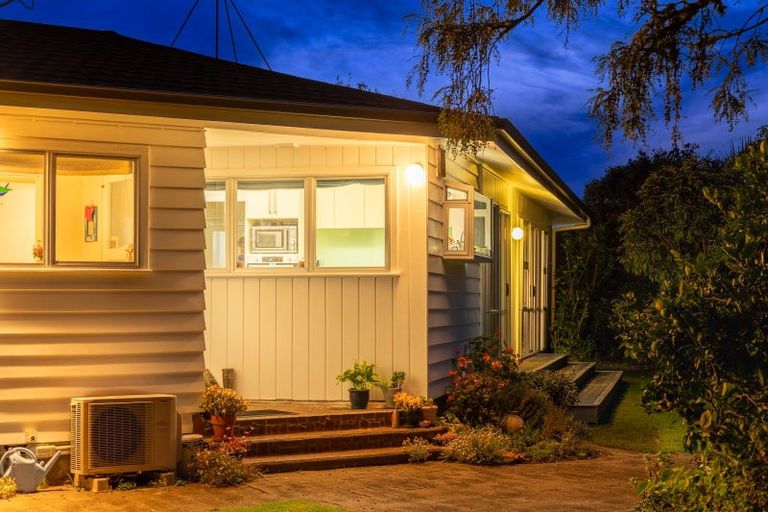 Photo of property in 163 Te Moana Road, Waikanae, 5036