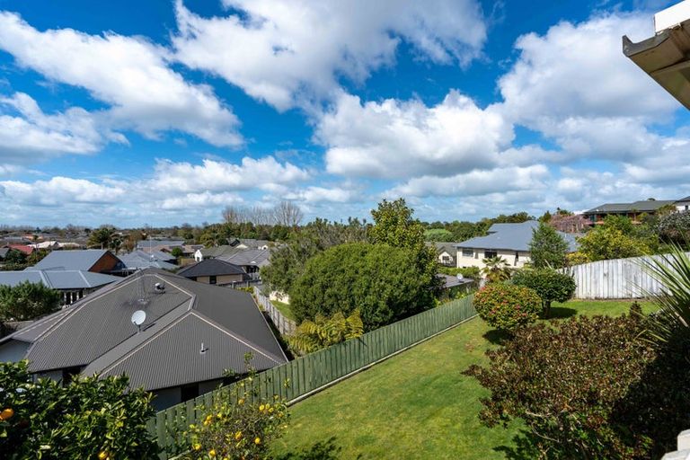 Photo of property in 82 Rototuna Road, Rototuna, Hamilton, 3210