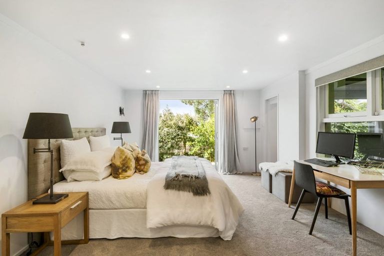 Photo of property in 11 City View Terrace, Birkenhead, Auckland, 0626