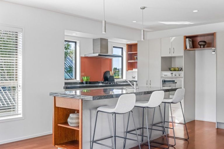 Photo of property in 55 Dignan Street, Point Chevalier, Auckland, 1022