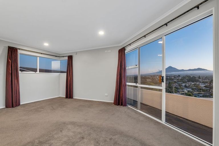 Photo of property in 2 Findlay Street, Moturoa, New Plymouth, 4310