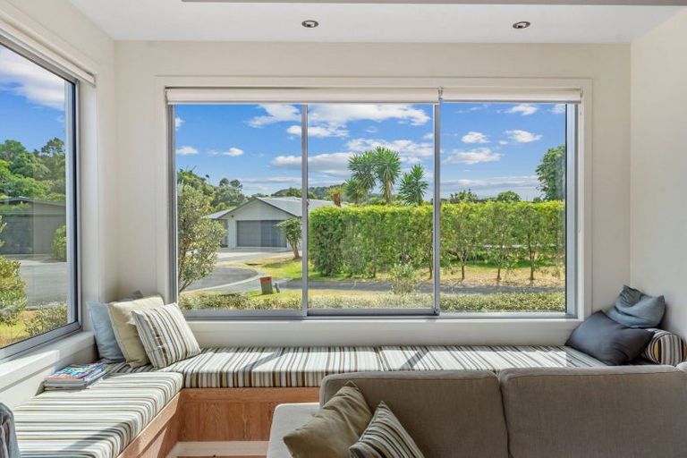 Photo of property in 4 Coral Place, Matapouri, Whangarei, 0173