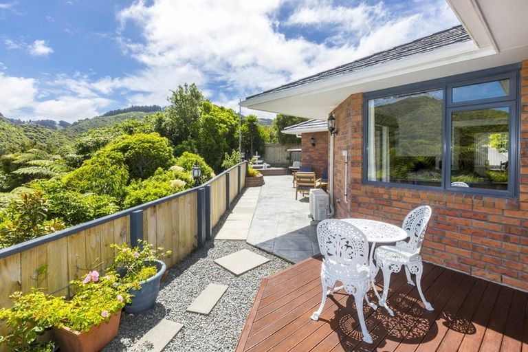 Photo of property in 20 Ormrod Grove, Riverstone Terraces, Upper Hutt, 5018