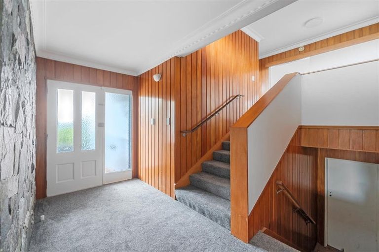 Photo of property in 46 Redoubt Road, Goodwood Heights, Auckland, 2105