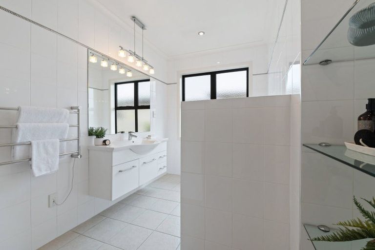 Photo of property in 36 Great West Road, Matipo Heights, Rotorua, 3015