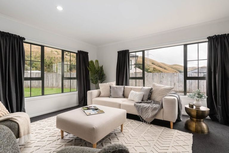 Photo of property in 70 Erlestoke Crescent, Churton Park, Wellington, 6037