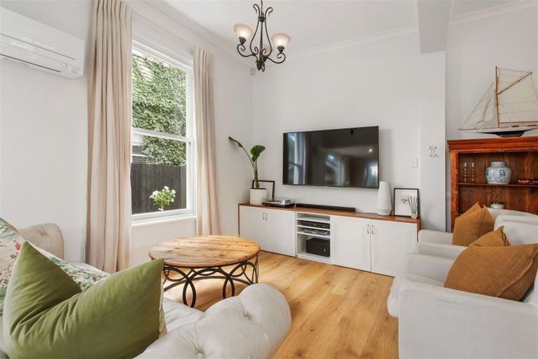 Photo of property in 73 Caledonian Road, St Albans, Christchurch, 8014