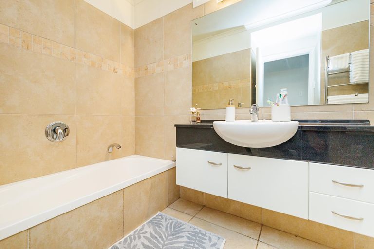 Photo of property in 9 Rosalie Terrace, Kelvin Grove, Palmerston North, 4414