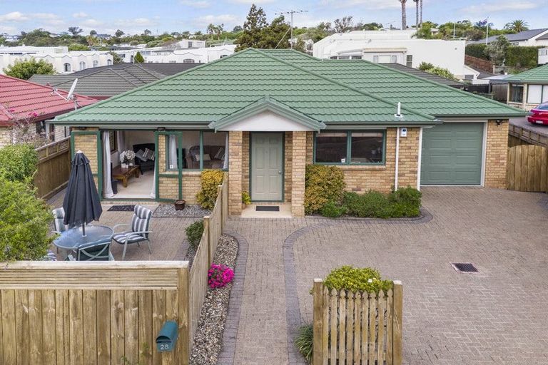 Photo of property in 28 Red Hibiscus Road, Stanmore Bay, Whangaparaoa, 0932