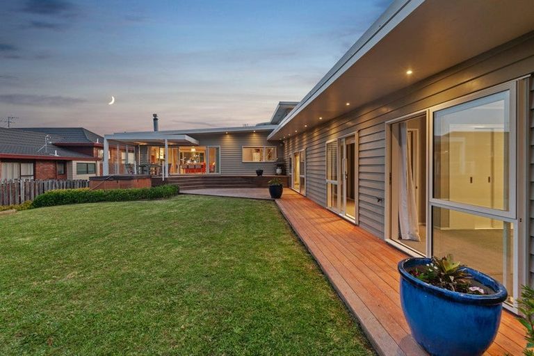 Photo of property in 12 Oban Road, Browns Bay, Auckland, 0630