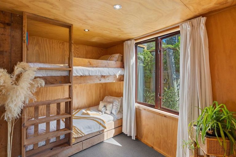 Photo of property in 37 Flinders Road, Heathcote Valley, Christchurch, 8022