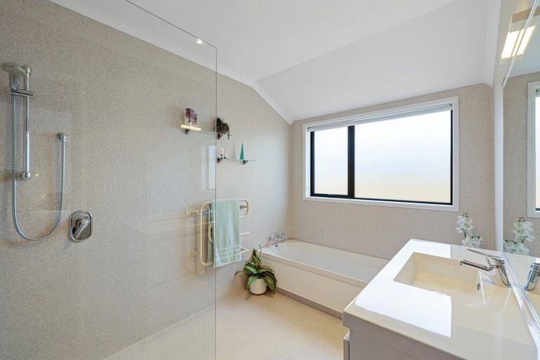 Photo of property in 4 David Street, Westown, New Plymouth, 4310