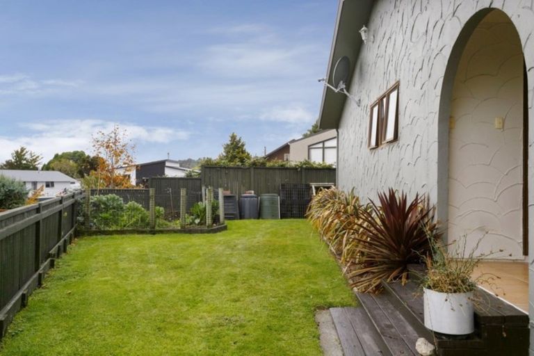 Photo of property in 2 Kew Place, Richmond Heights, Taupo, 3330