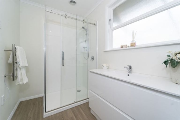 Photo of property in 190 High Street South, Carterton, 5713