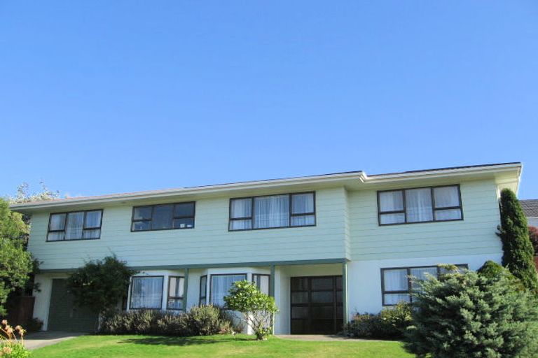 Photo of property in 3 Tregony Place, Camborne, Porirua, 5026