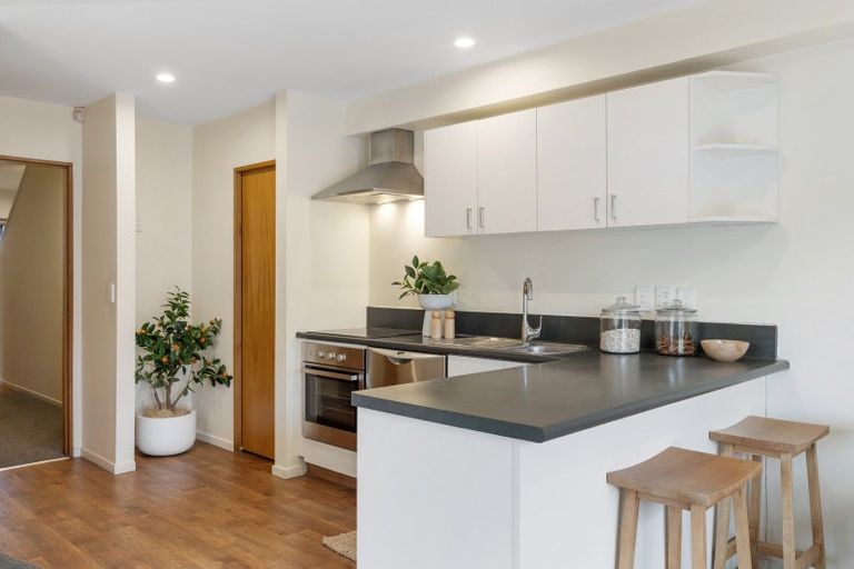 Photo of property in 32 Peverel Street, Riccarton, Christchurch, 8041