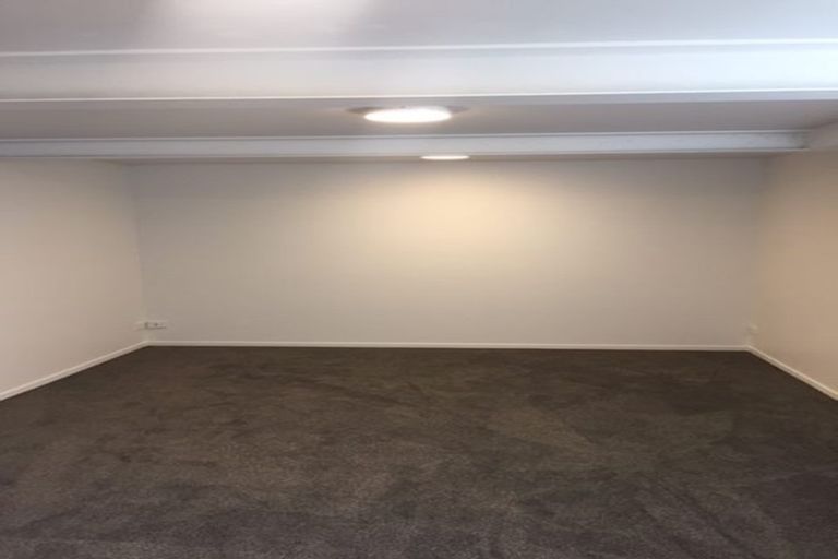 Photo of property in 17 School Road, Riverhead, 0820