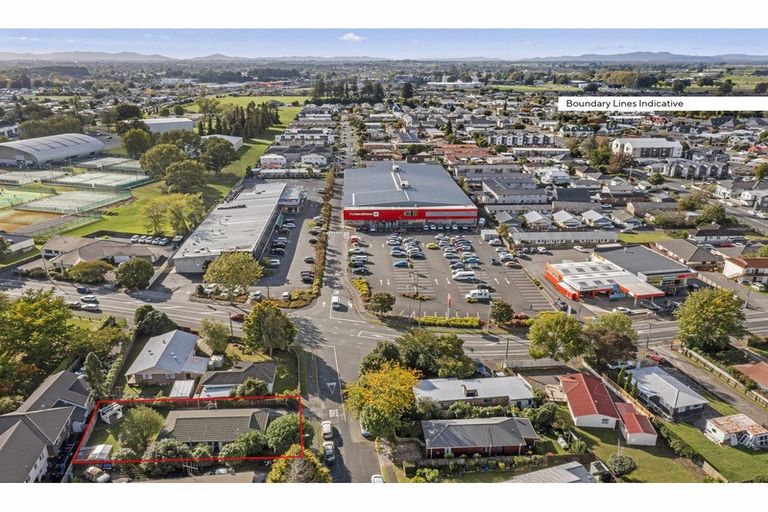 Photo of property in 2 Page Place, Hamilton East, Hamilton, 3216