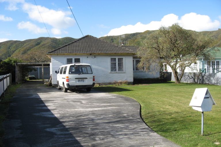 Photo of property in 86 Wellington Road, Wainuiomata, Lower Hutt, 5014
