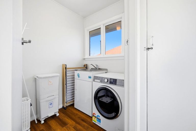 Photo of property in 33 Fovant Street, Russley, Christchurch, 8042
