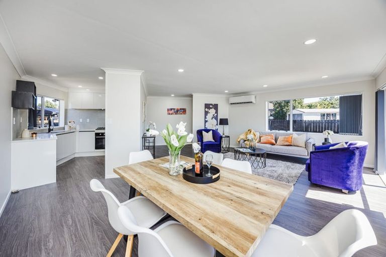 Photo of property in 15 Advocate Place, Randwick Park, Auckland, 2105